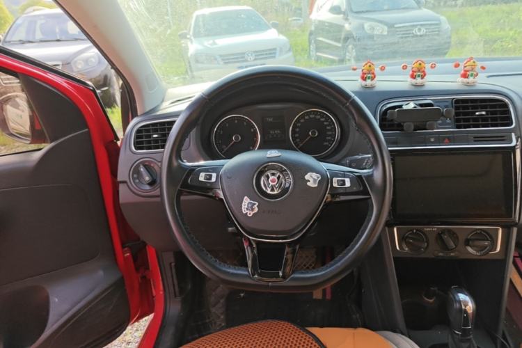 Used Volkswagen Polo 2016 1.6L Automatic Comfort Model Steering Wheel