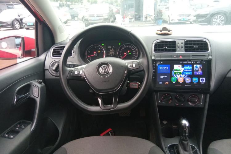 Used Volkswagen Polo 2016 1.6L Automatic Comfort Model Steering Wheel