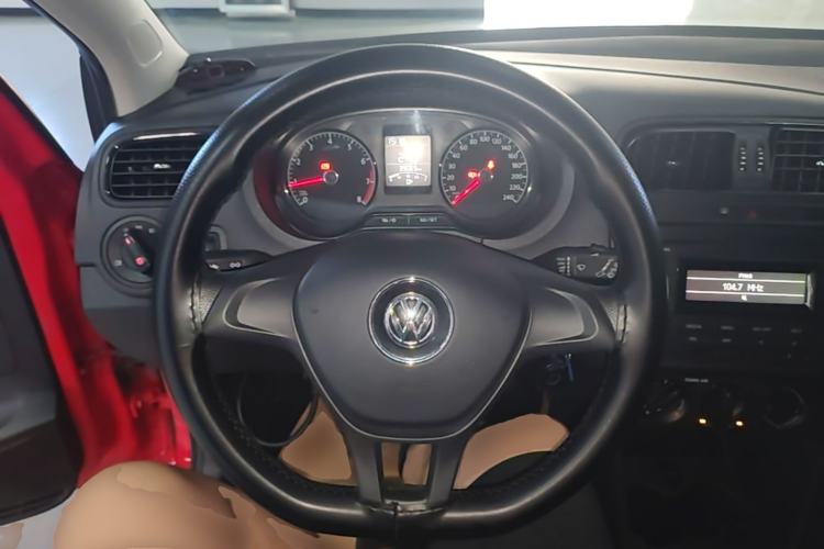 Used Volkswagen Polo 2016 1.4L Manual Fashion Model Steering Wheel