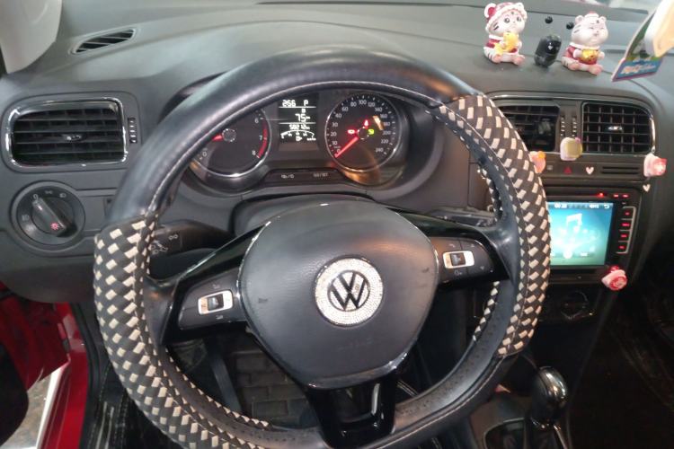 Used Volkswagen Polo 2016 1.6L Automatic Comfort Model Steering Wheel