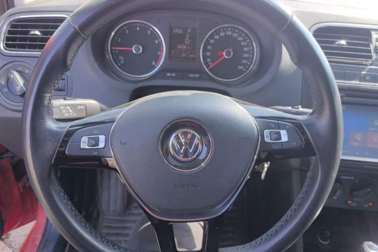 Used Volkswagen Polo 2016 1.6L Automatic Comfort Model Steering Wheel