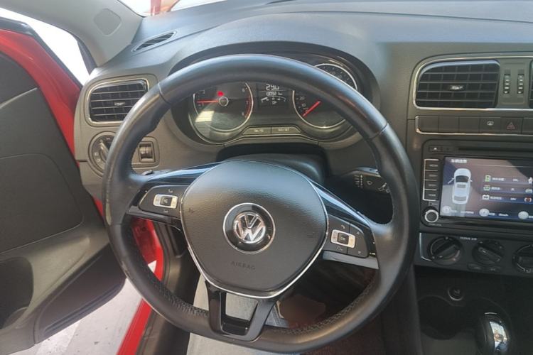 Used Volkswagen Polo 2016 1.6L Automatic Comfort Model Steering Wheel