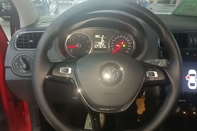 Used Volkswagen Polo 2016 1.6L Automatic Comfort Model Steering Wheel