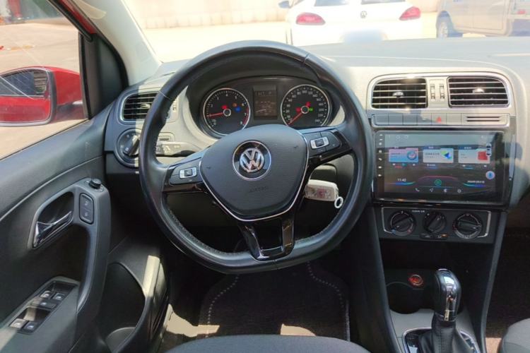 Used Volkswagen Polo 2016 1.6L Automatic Comfort Model Steering Wheel