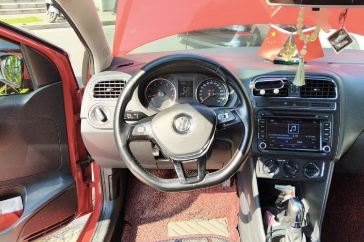 Used Volkswagen Polo 2016 1.6L Automatic Comfort Model Steering Wheel
