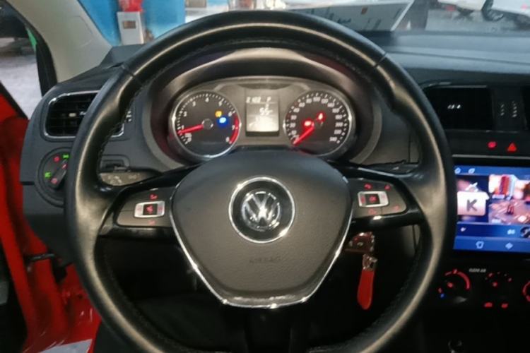 Used Volkswagen Polo 2016 1.6L Automatic Comfort Model Steering Wheel