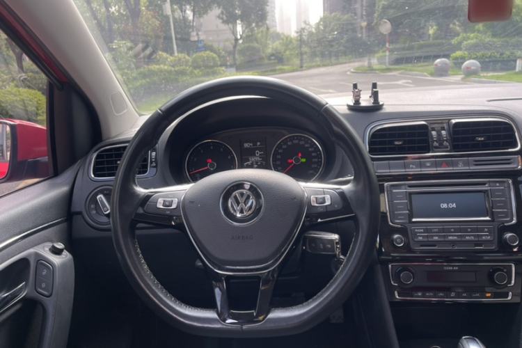 Used Volkswagen Polo 2016 1.6L Automatic Luxury Model Steering Wheel
