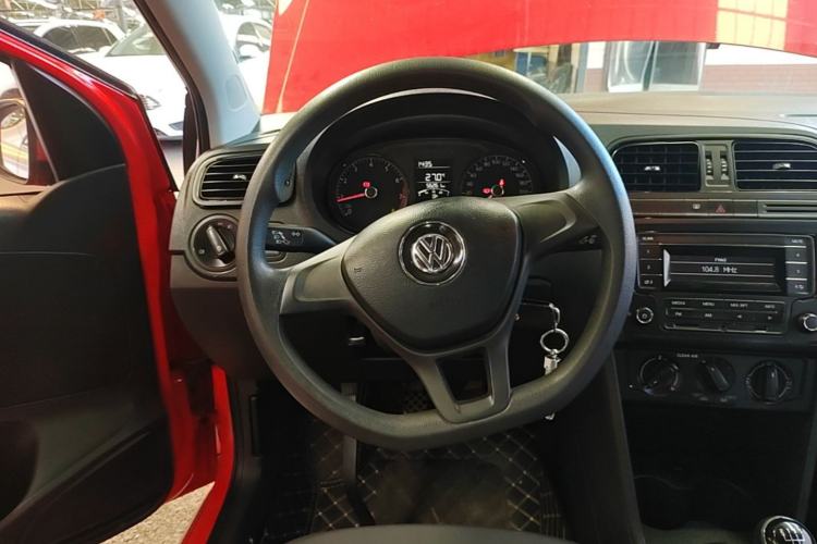 Used Volkswagen Polo 2016 1.4L Manual Fashion Model Steering Wheel