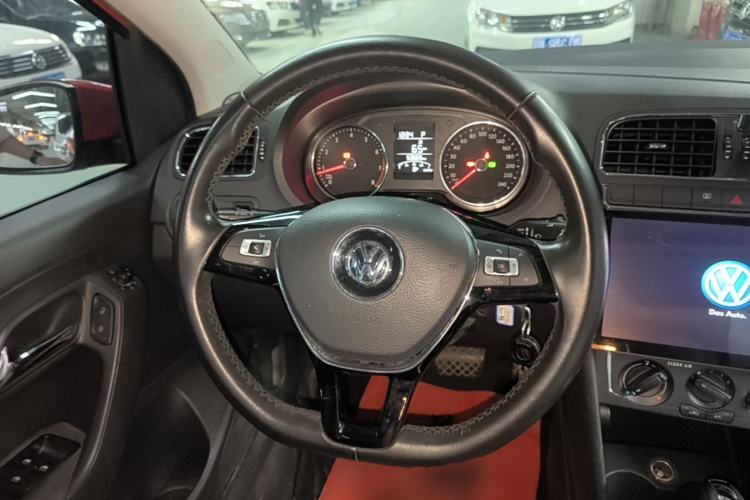 Used Volkswagen Polo 2016 1.6L Automatic Comfort Model Steering Wheel