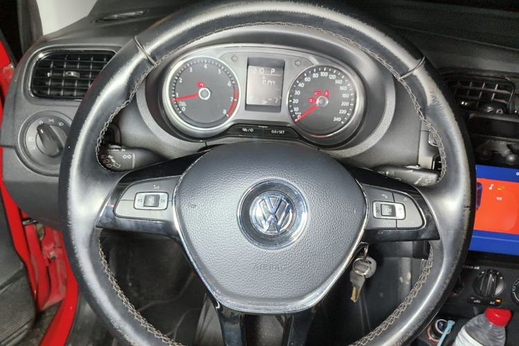 Used Volkswagen Polo 2016 1.6L Automatic Comfort Model Steering Wheel