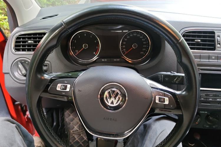 Used Volkswagen Polo 2016 1.6L Automatic Comfort Model Steering Wheel