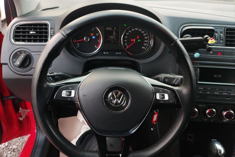 Used Volkswagen Polo 2016 1.6L Automatic Comfort Model Steering Wheel