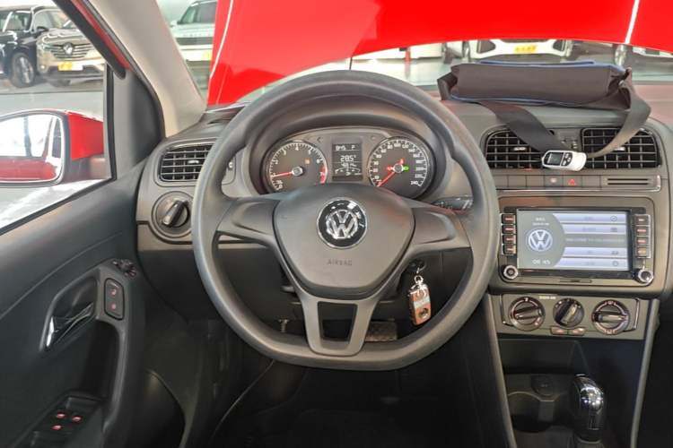 Used Volkswagen Polo 2016 1.4L Automatic Trendy Model Steering Wheel