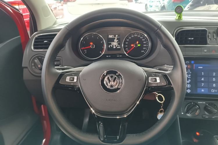 Used Volkswagen Polo 2016 1.6L Automatic Comfort Model Steering Wheel