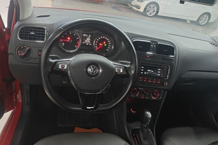 Used Volkswagen Polo 2016 1.6L Automatic Comfort Model Steering Wheel