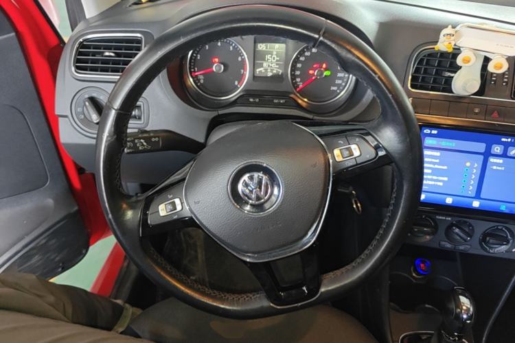 Used Volkswagen Polo 2016 1.6L Automatic Comfort Model Steering Wheel