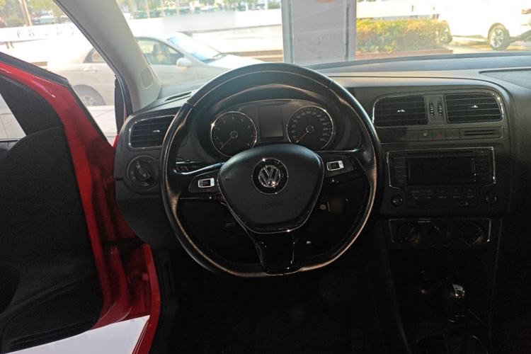 Used Volkswagen Polo 2016 1.6L Automatic Comfort Model Steering Wheel