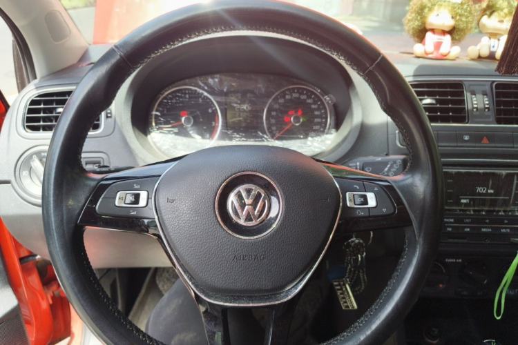 Used Volkswagen Polo 2016 1.6L Automatic Comfort Model Steering Wheel