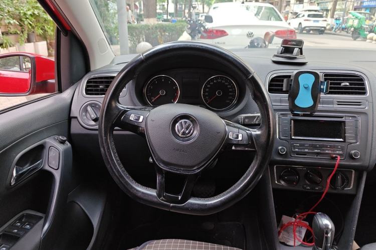 Used Volkswagen Polo 2016 1.6L Automatic Comfort Model Steering Wheel