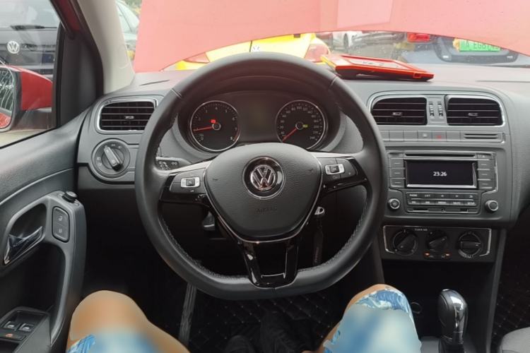 Used Volkswagen Polo 2016 1.6L Automatic Comfort Model Steering Wheel