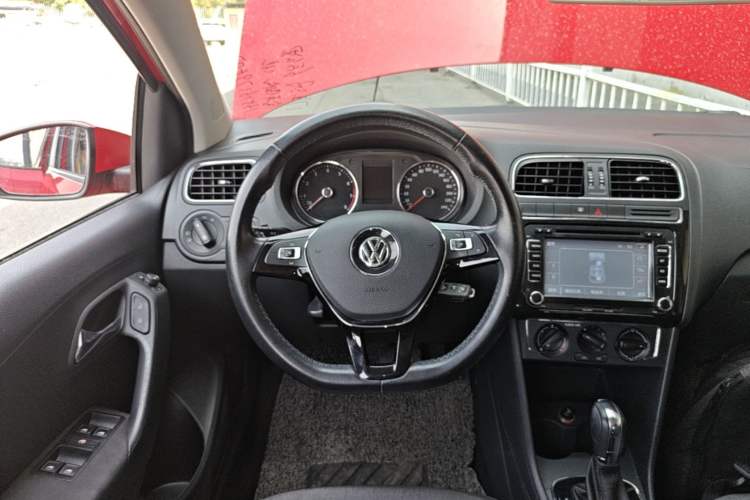 Used Volkswagen Polo 2016 1.6L Automatic Comfort Model Steering Wheel