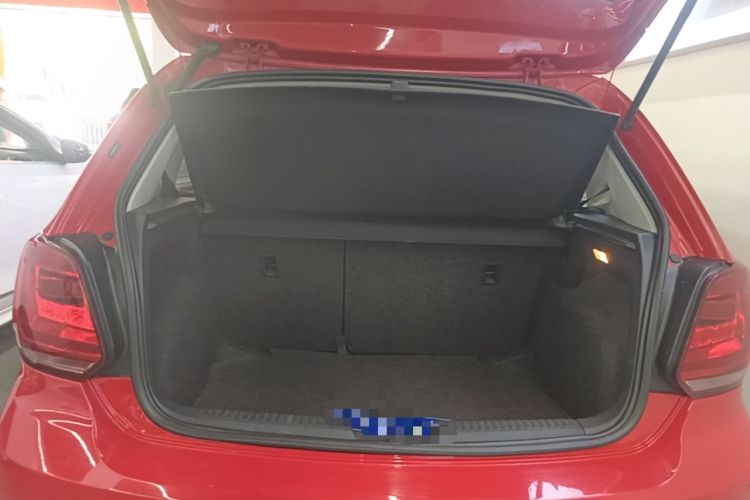 Used Volkswagen Polo 2016 1.6L Automatic Comfort Model Trunk