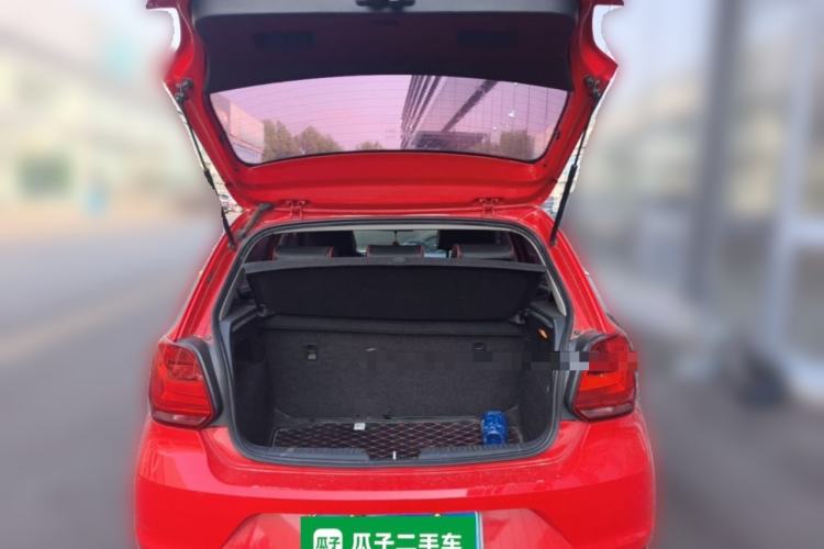 Used Volkswagen Polo 2016 1.4L Manual Fashion Model Trunk