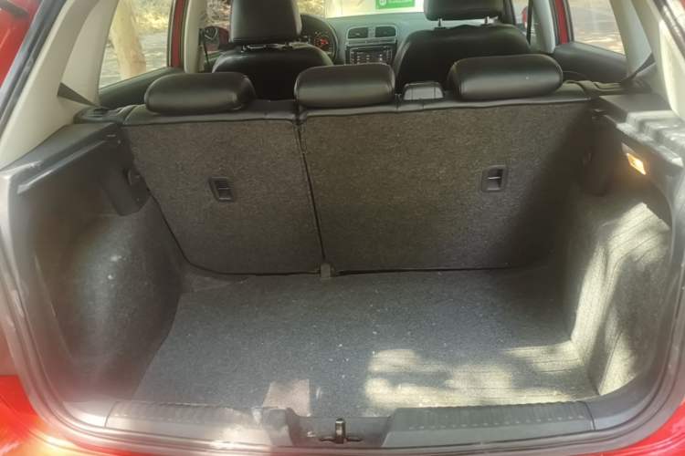 Used Volkswagen Polo 2016 1.6L Automatic Comfort Model Trunk