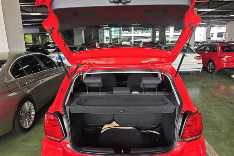 Used Volkswagen Polo 2016 1.6L Automatic Comfort Model Trunk