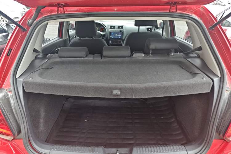 Used Volkswagen Polo 2016 1.6L Automatic Comfort Model Trunk