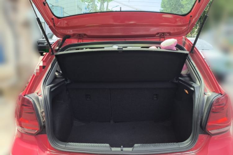Used Volkswagen Polo 2016 1.6L Automatic Comfort Model Trunk