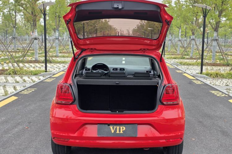 Used Volkswagen Polo 2016 1.6L Automatic Comfort Model Trunk