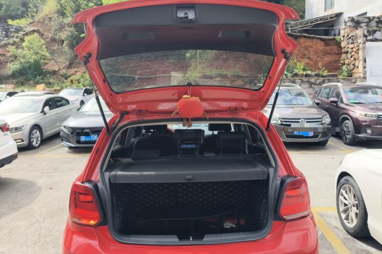 Used Volkswagen Polo 2016 1.6L Automatic Comfort Model Trunk