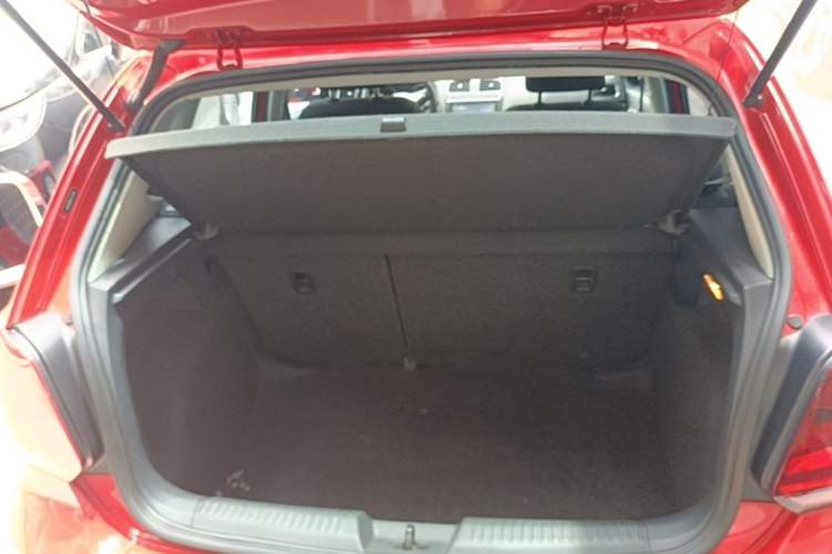 Used Volkswagen Polo 2016 1.6L Automatic Comfort Model Trunk