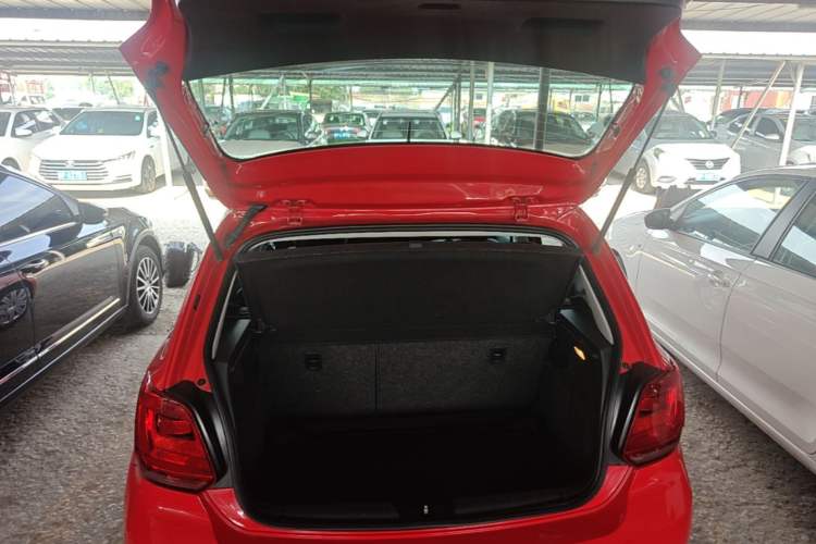 Used Volkswagen Polo 2016 1.6L Automatic Comfort Model Trunk