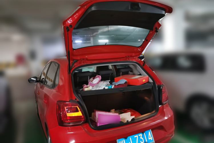 Used Volkswagen Polo 2016 1.6L Automatic Comfort Model Trunk