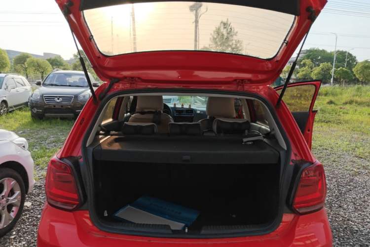 Used Volkswagen Polo 2016 1.6L Automatic Comfort Model Trunk