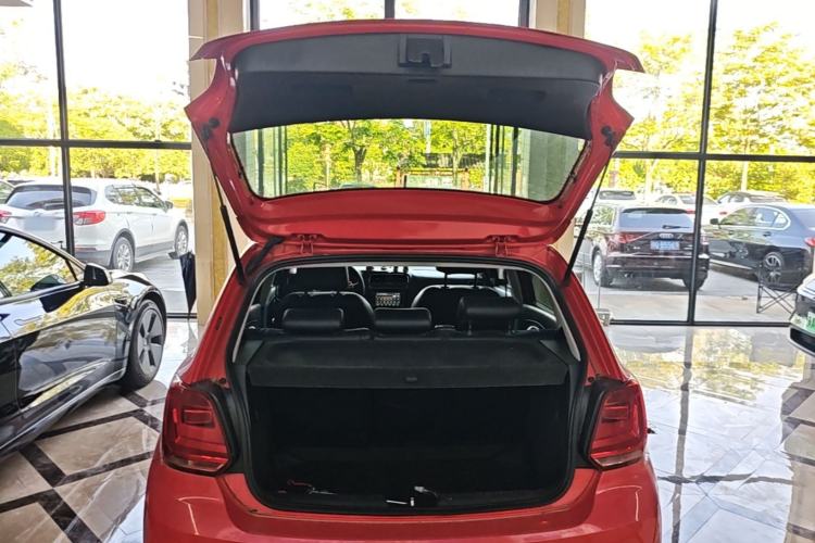 Used Volkswagen Polo 2016 1.6L Automatic Comfort Model Trunk