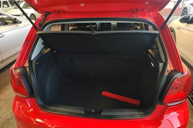 Used Volkswagen Polo 2016 1.4L Manual Fashion Model Trunk