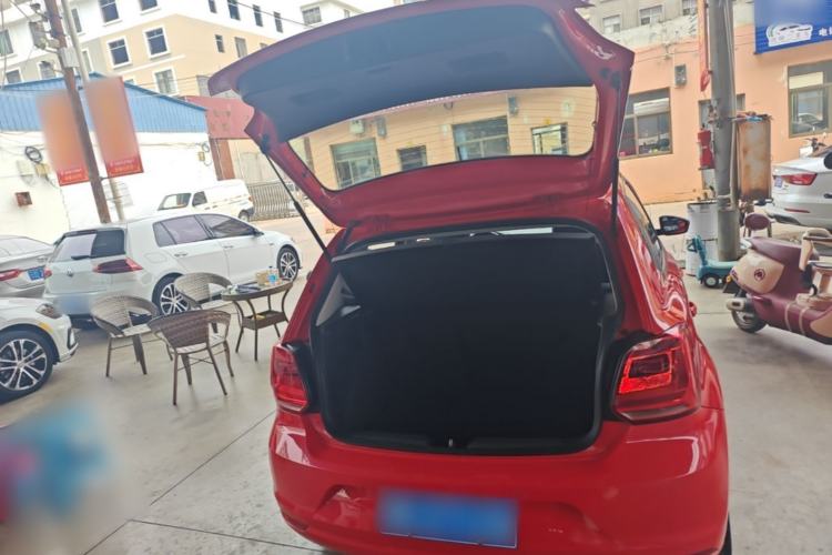 Used Volkswagen Polo 2016 1.6L Automatic Comfort Model Trunk