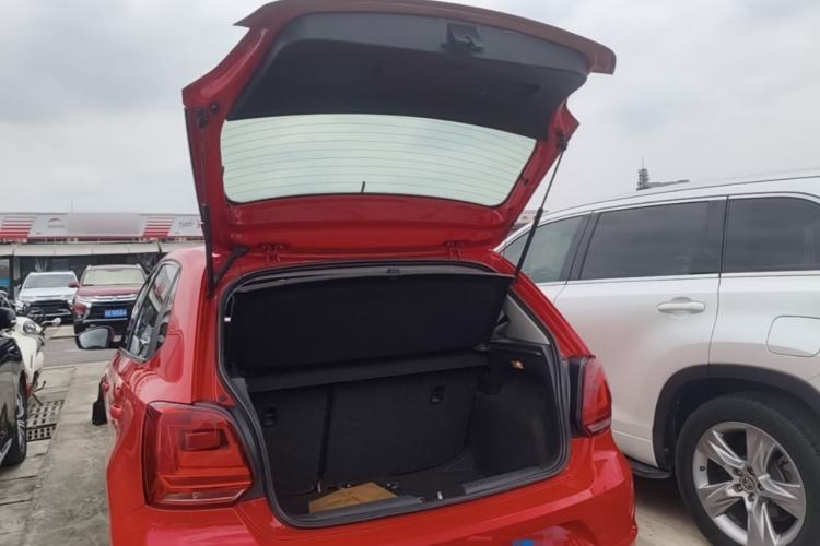 Used Volkswagen Polo 2016 1.6L Automatic Comfort Model Trunk