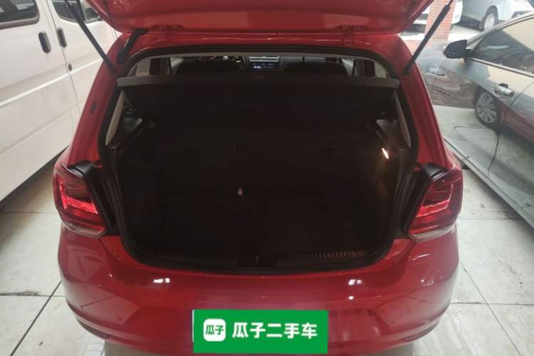 Used Volkswagen Polo 2016 1.6L Automatic Comfort Model Trunk
