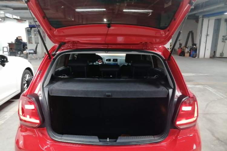 Used Volkswagen Polo 2016 1.6L Automatic Comfort Model Trunk