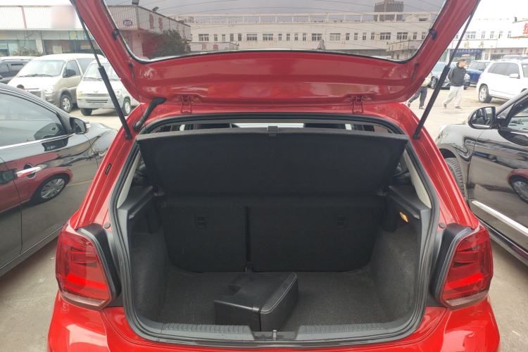Used Volkswagen Polo 2016 1.6L Automatic Comfort Model Trunk