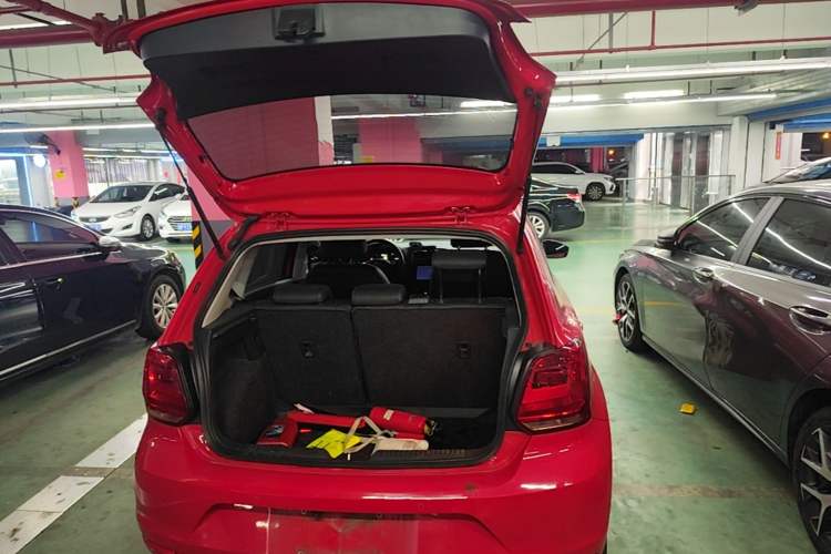 Used Volkswagen Polo 2016 1.6L Automatic Comfort Model Trunk