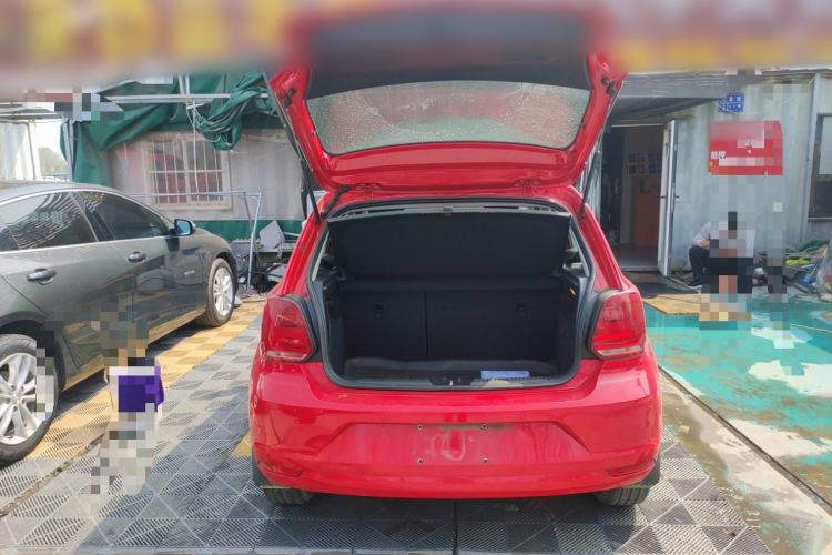 Used Volkswagen Polo 2016 1.6L Automatic Comfort Model Trunk