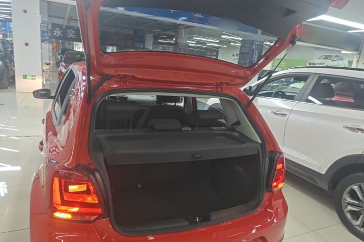 Used Volkswagen Polo 2016 1.6L Automatic Comfort Model Trunk