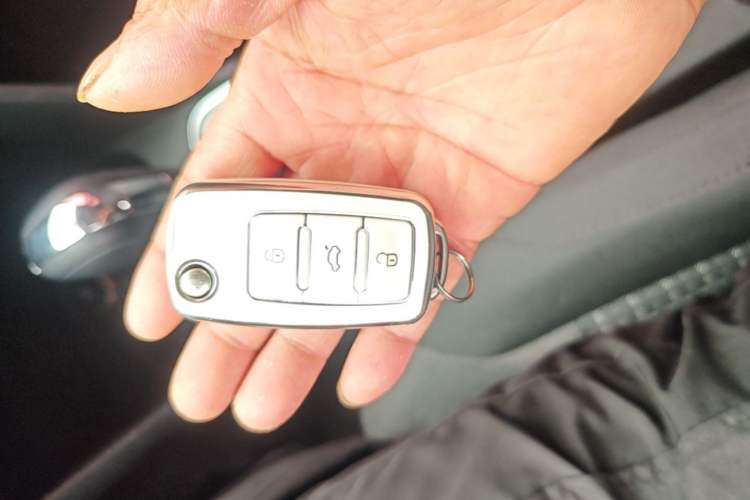 Used Volkswagen Polo 2016 1.6L Automatic Comfort Model Vehicle Key