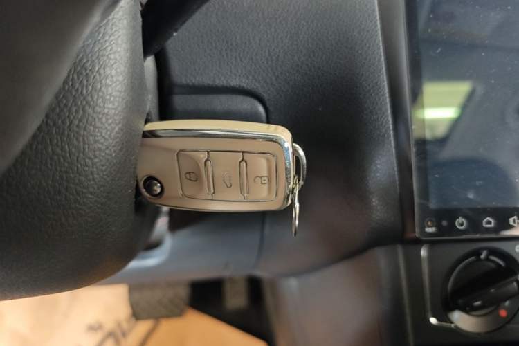 Used Volkswagen Polo 2016 1.6L Automatic Comfort Model Vehicle Key