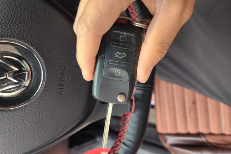Used Volkswagen Polo 2016 1.4L Manual Fashion Model Vehicle Key